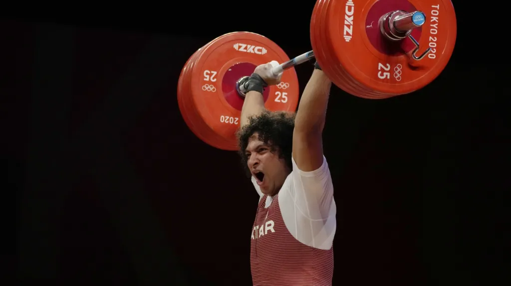 Katarský vzpěrač Fáris El-Bach