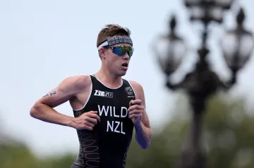 Novozélandský triatlonista Hayden Wilde