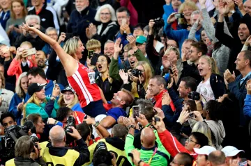 Barbora Špotáková oslavuje velké vítězství