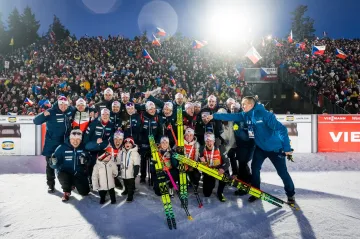 Čeští biatlonisté po zisku bronzové medaile pro mix štafetu