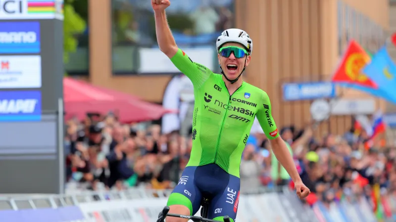 Závěr silničního závodu MS s vítězným Pogačarem