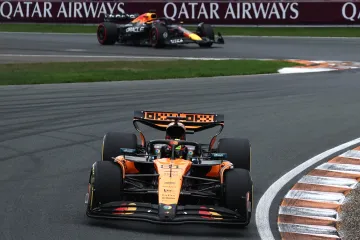 Piastri před Verstappenem v Zandvoortu