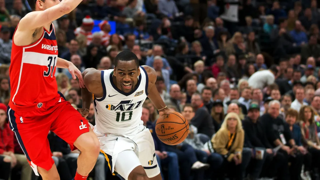 Tomáš Satoranský v utkání s Utahem