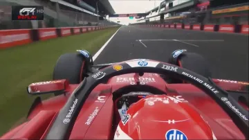 Leclerc má první pole position v sezoně