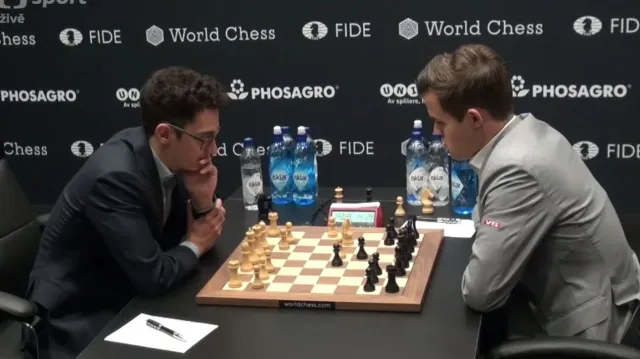 I desátá partie o titul mistra světa v šachu skončila remízou