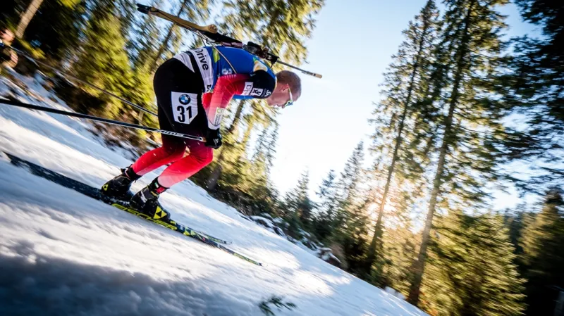 Johannes Bö na trati sprintu v Pokljuce