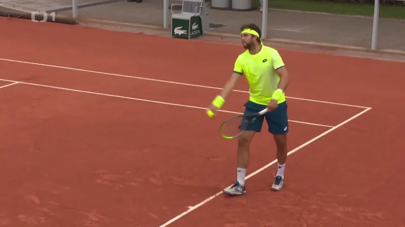 Veselý je po třech letech v Paříži ve druhém kole