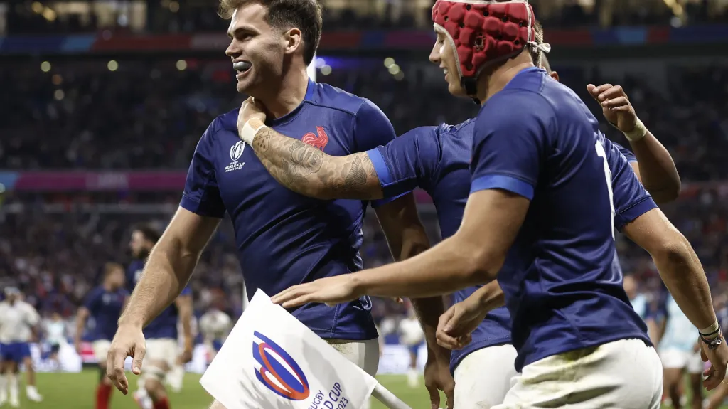 Damian Penaud se raduje se spoluhráči