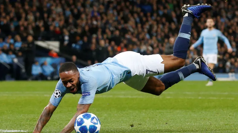 Rozbor pádu Sterlinga z Manchesteru City v pokutovém území