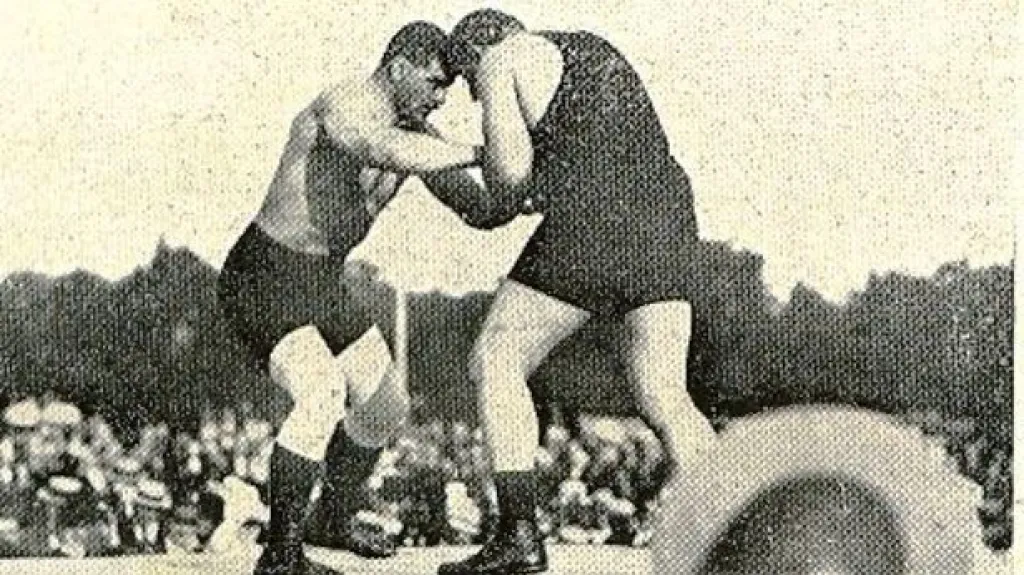 Gustav Frištenský zápasí