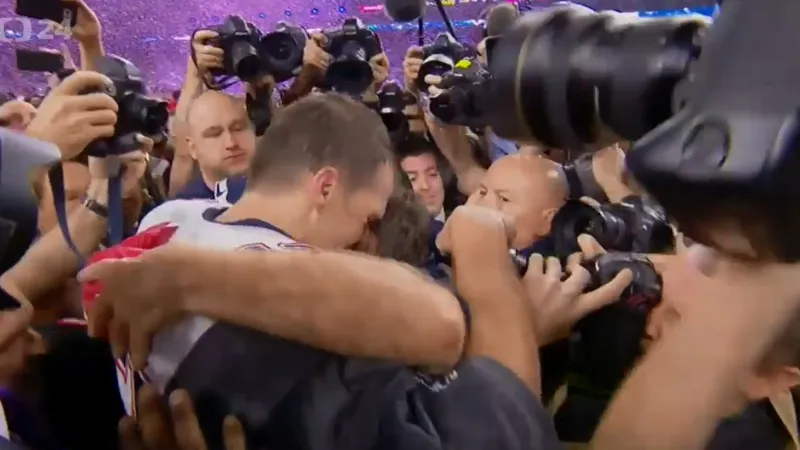Patrioti po historickém obratu vyhráli svůj pátý Super Bowl