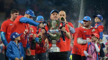 Hráči Plzně oslavují zisk titulu