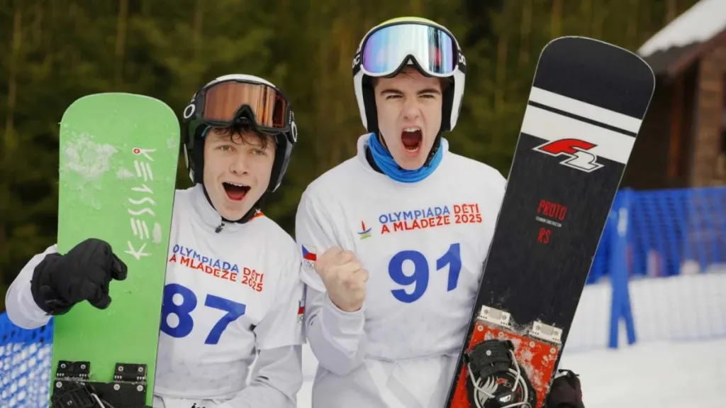 Středočeští snowboardisté Aleš Polidor a Lukáš Jech