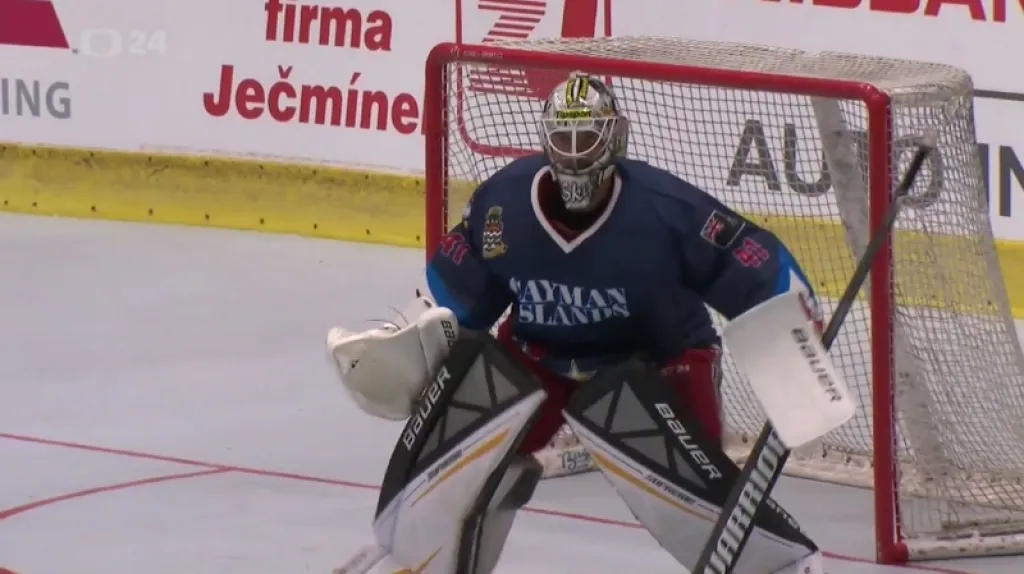 Robert Slipčenko v dresu Kajmanských ostrovů