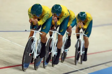 Zlatí australští dráhaři z týmové stíhačky