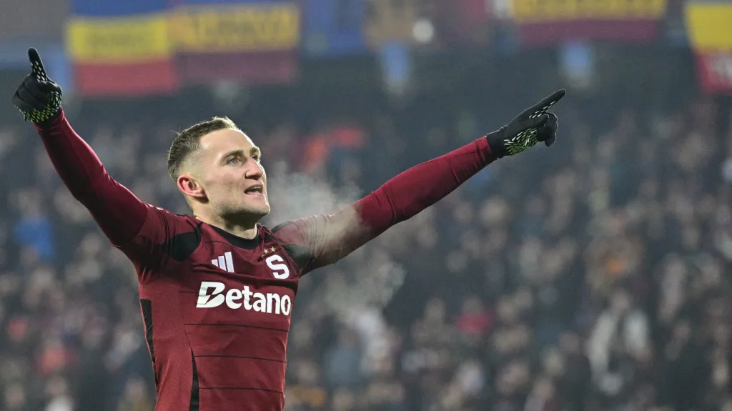 Jan Kuchta slaví gol v síti Hradce Králové