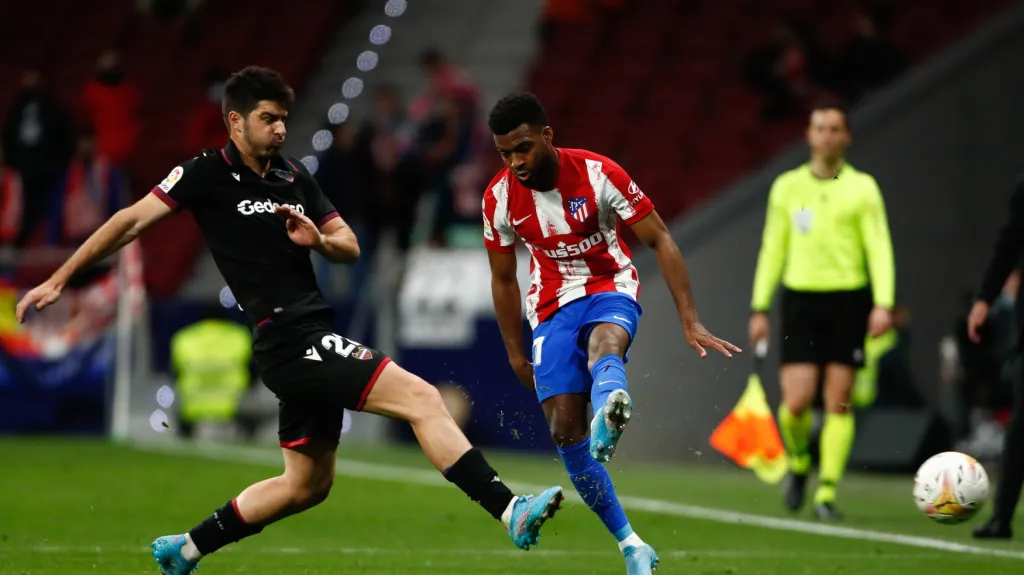 Thomas Lemar a Gonzalo Melero