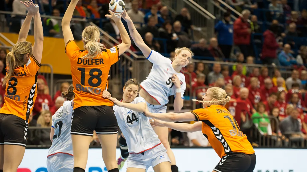 Češka Markéta Jeřábková se snaží prosadit v utkání s Nizozemskem