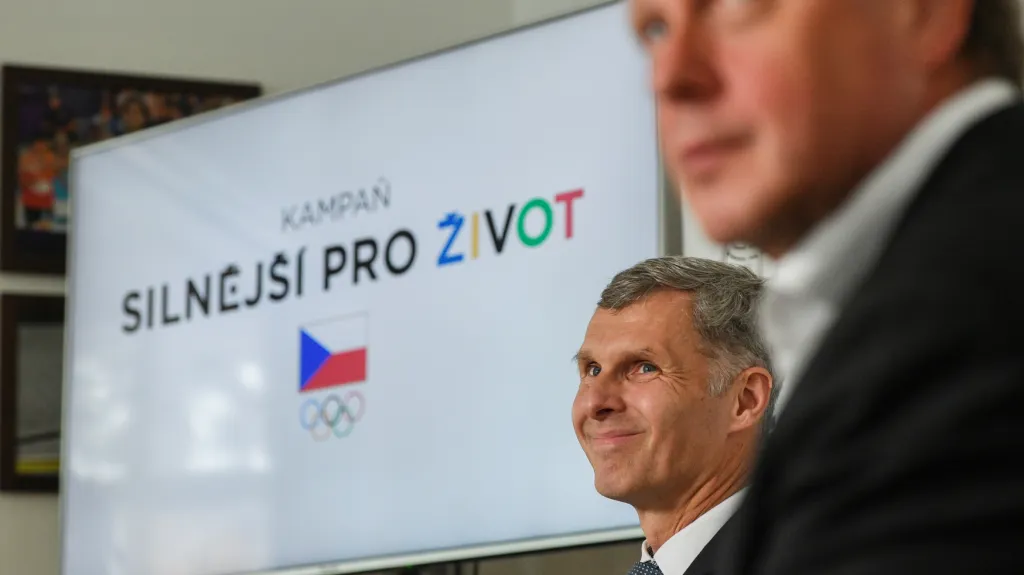 Předseda Českého olympijského výboru Jiří Kejval při představování kampně "Silnější pro život"