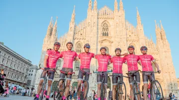 Koloběžkáři v cíli 100. ročníku Giro d´Italia