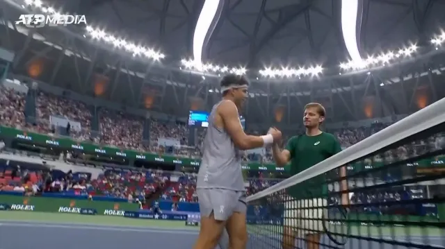 Goffin si poradil v Šanghaji se Sheltonem