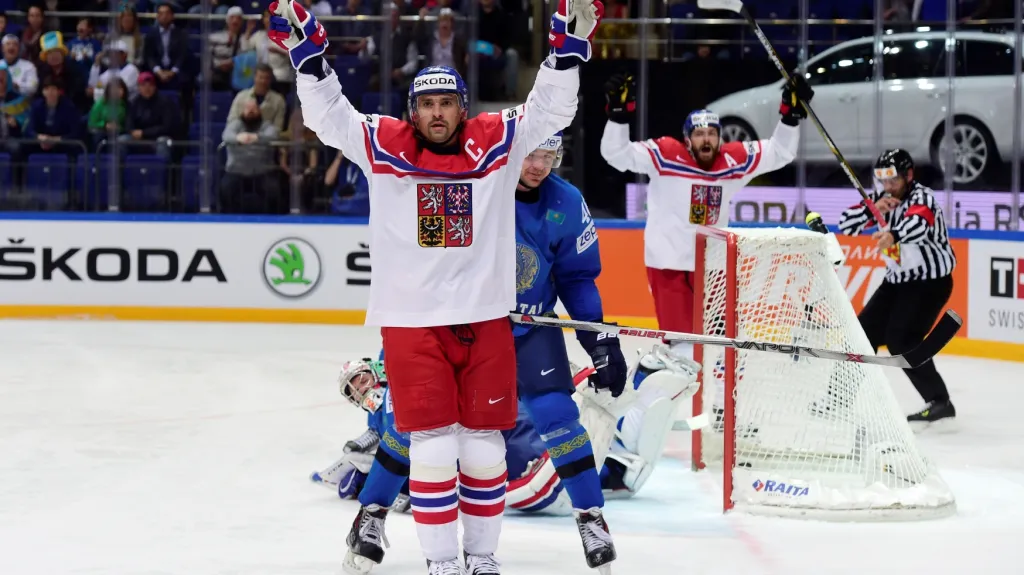 Tomáš Plekanec se raduje z gólu v síti Kazachstánu