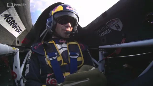 Vítězný let Šonky a oslava zlatého hattricku