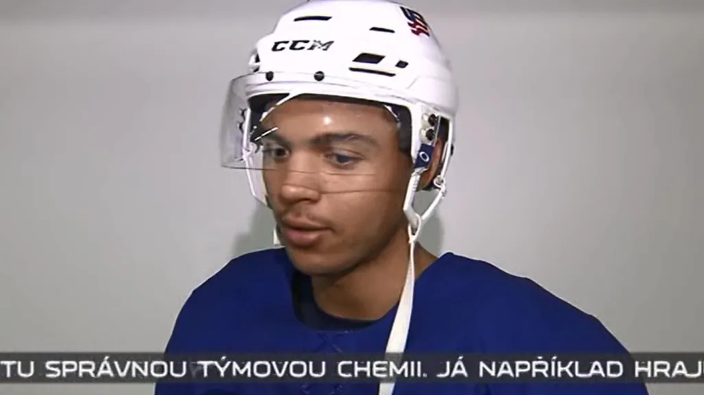 Jones: Je to tady zatím skvělé. Pomáhá nám, že se známe z dřívějška