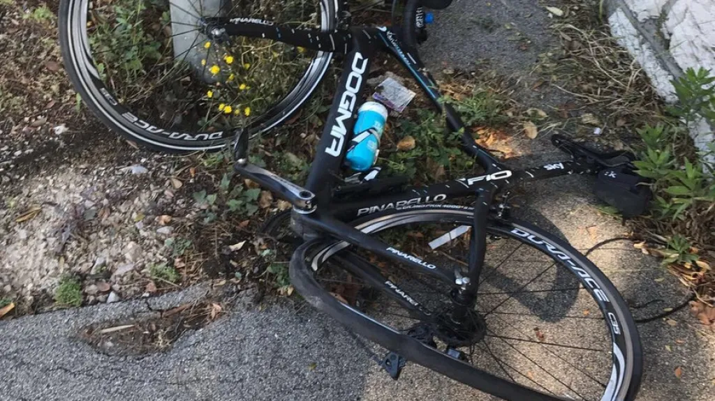 Zničené kolo Chrise Frooma