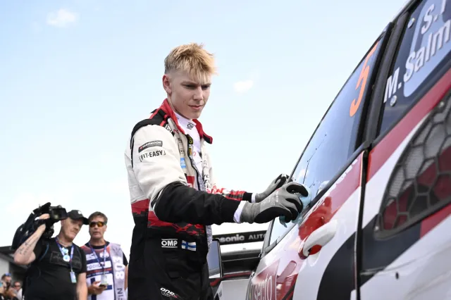 Pajari z týmu Toyota využil chyb soupeřů a vyhrál domácí Finskou rallye