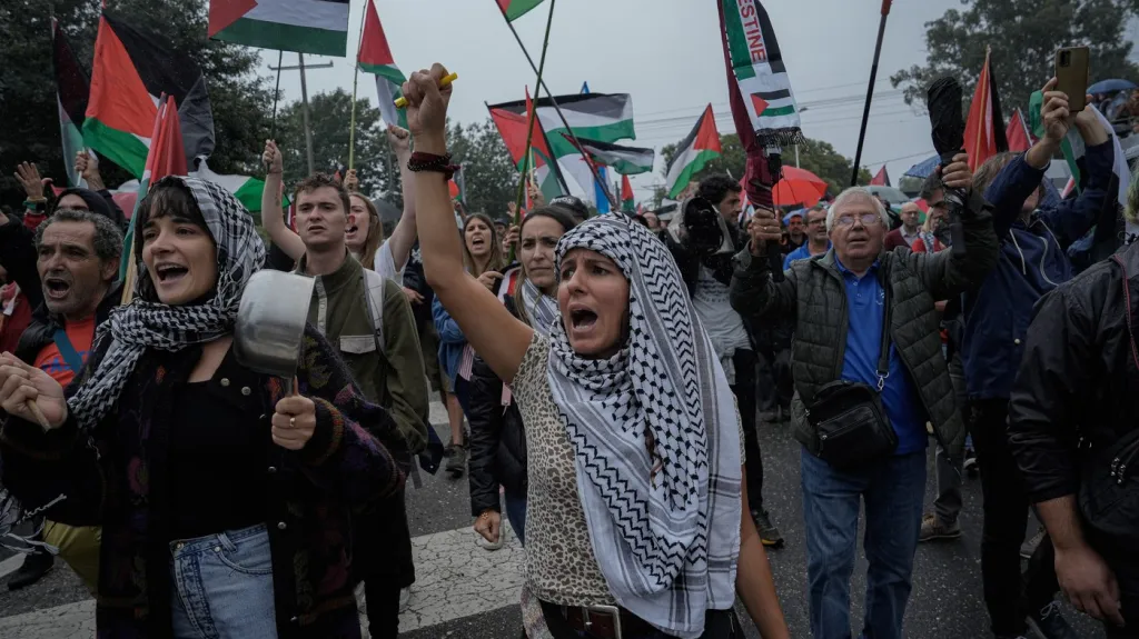 Šestnáctou etapu Vuelty opět narušily protiizraelské protesty