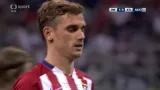Moment v utkání Real - Atlético: Griezmannova neproměněná penalta (48. min.)