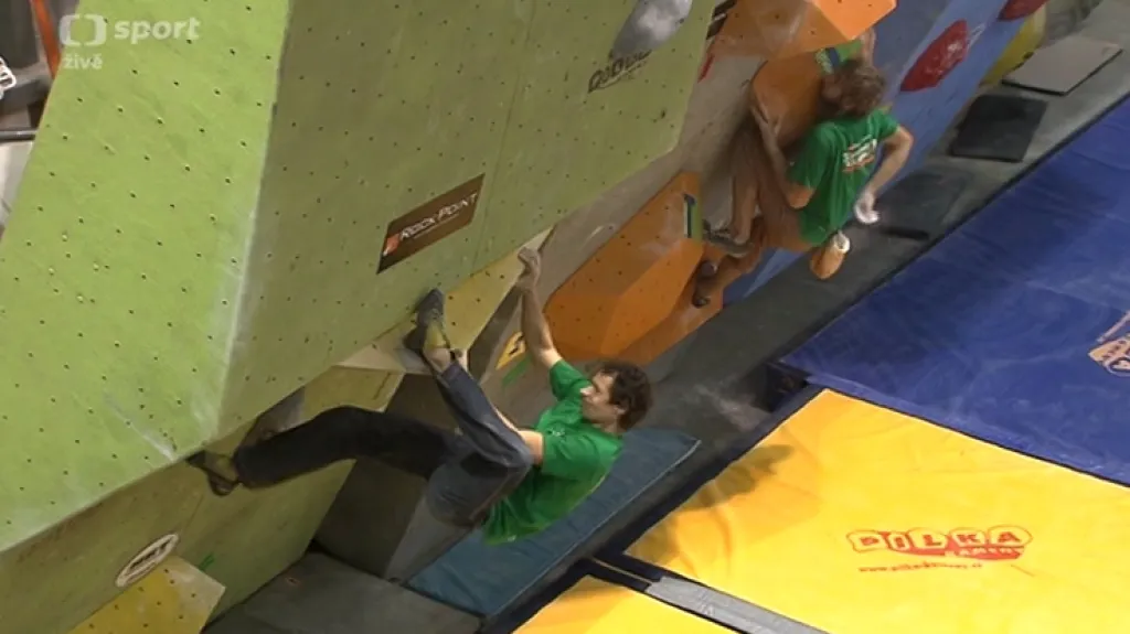 Martin Stráník ovládl finále ČP v boulderingu