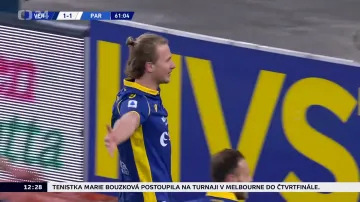 Barák zařídil výhru Verony nad Parmou povedenou hlavičkou