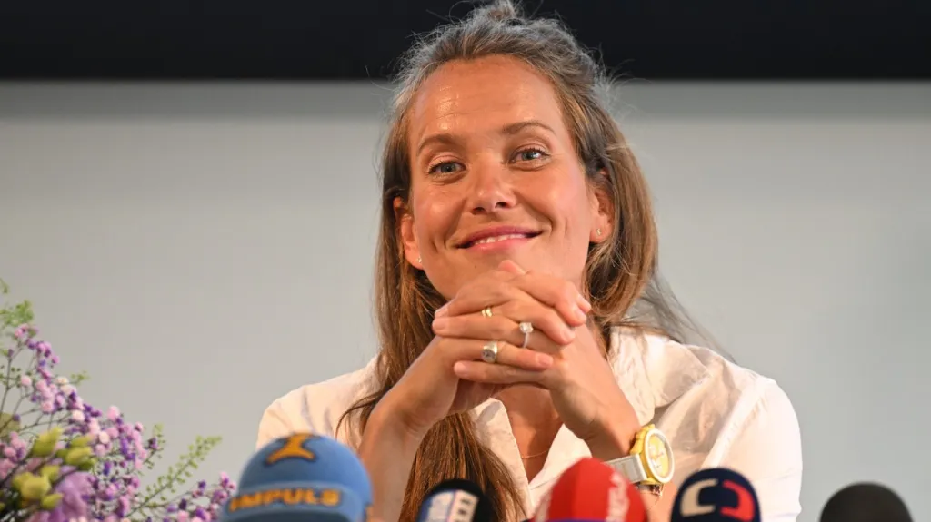 Barbora Strýcová na tiskové konferenci