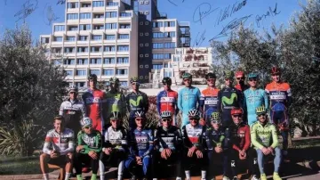 Tým Bahrain-Merida na úvodním seznamovacím kempu v chorvatské Poreči