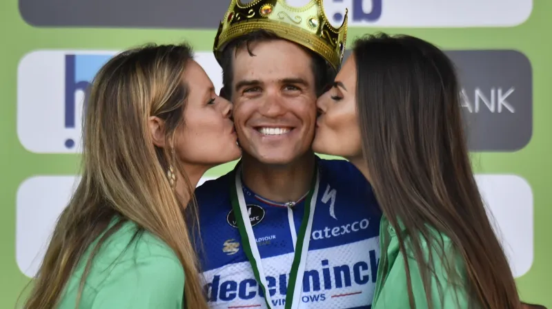 Zdeněk Štybar slaví výhru v jarní klasice