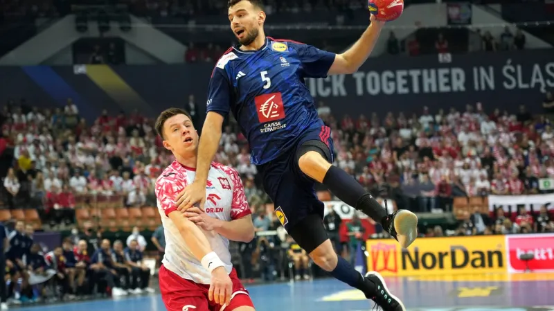 Francie si na úvod MS poradila s Polskem