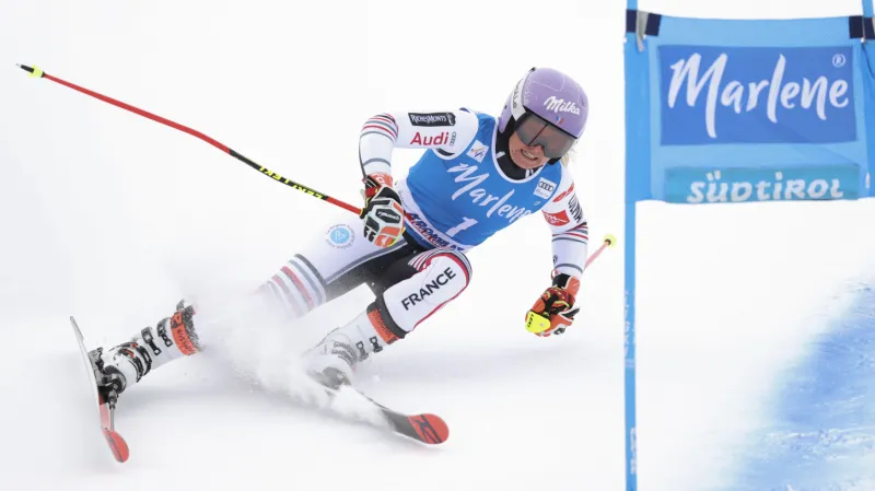 Jízdy nejlepších lyžařek ve 2. kole obřího slalomu v Kronplatzu