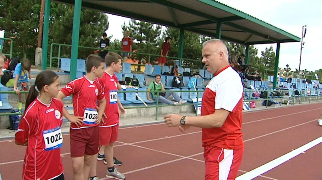 Robert Změlík s mladými atlety
