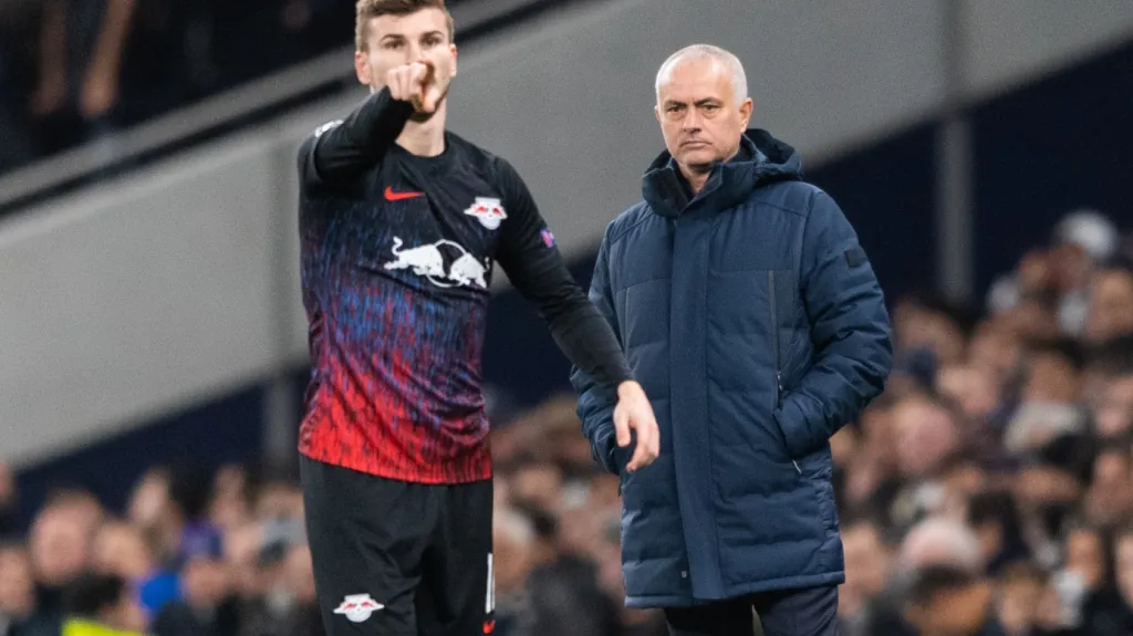 José Mourinho přihlížel porážce Tottenhamu s Lipskem