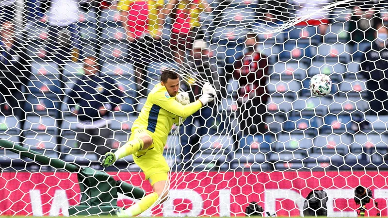 Gól v utkání Skotsko - Česko: Schick - 0:2 (52. min.)