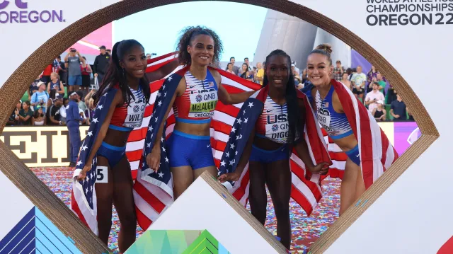 Finále běhu na 4 x 400 metrů se zlatými Američankami