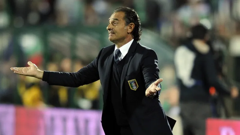 Cesare Prandelli v zápase proti Bulharsku