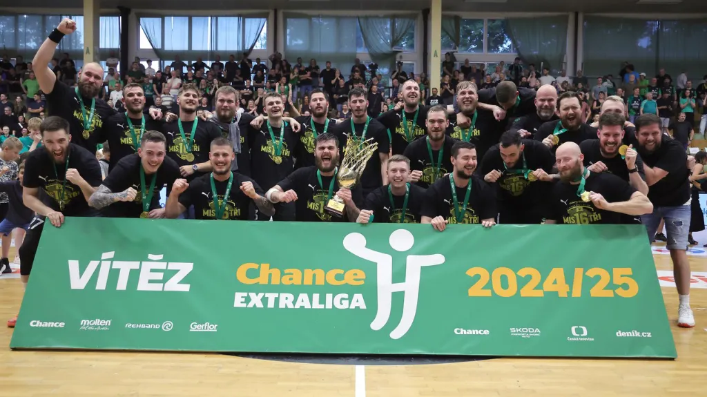 Házenkáři Karviné slaví zisk extraligového titulu