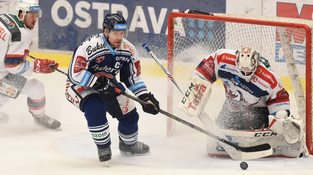 Vítkovice - Pardubice, Cardwell před brankářem Kacetlem