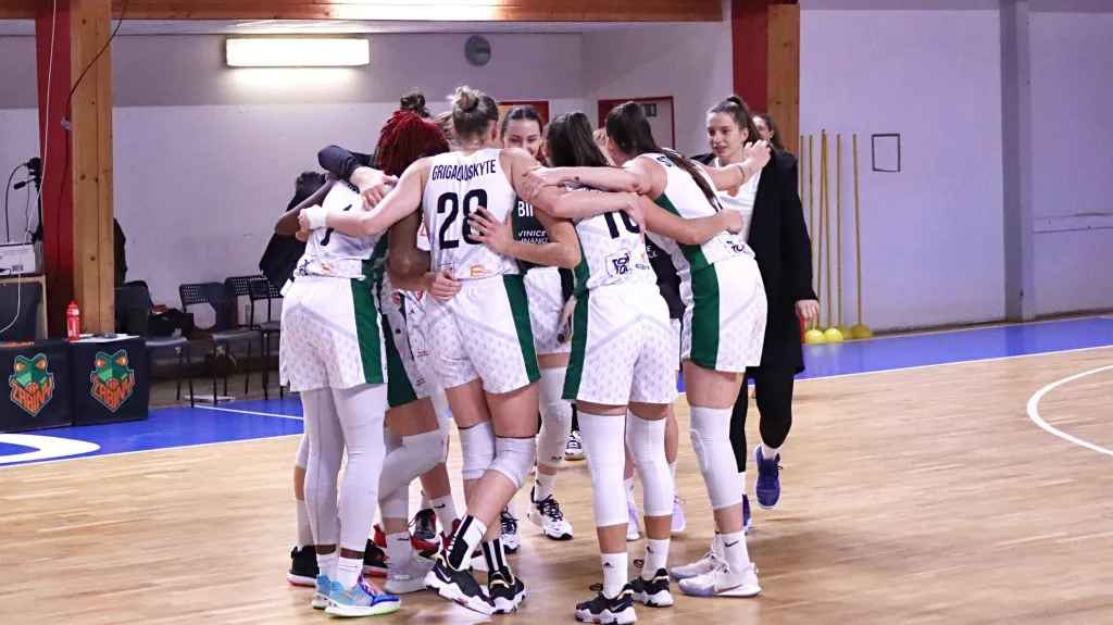 Radost basketbalistek Žabiny Brno