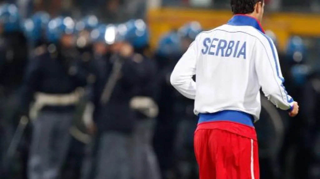 Srbský hráč prchá do kabin