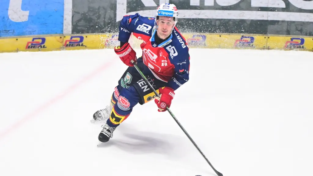 Roman Červenka v dresu Pardubic