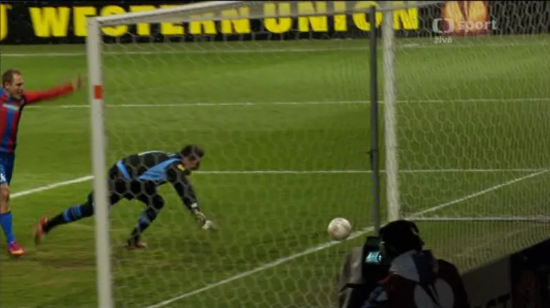 Kovařík levačkou propálil brankáře - 1:0 (51. minuta)